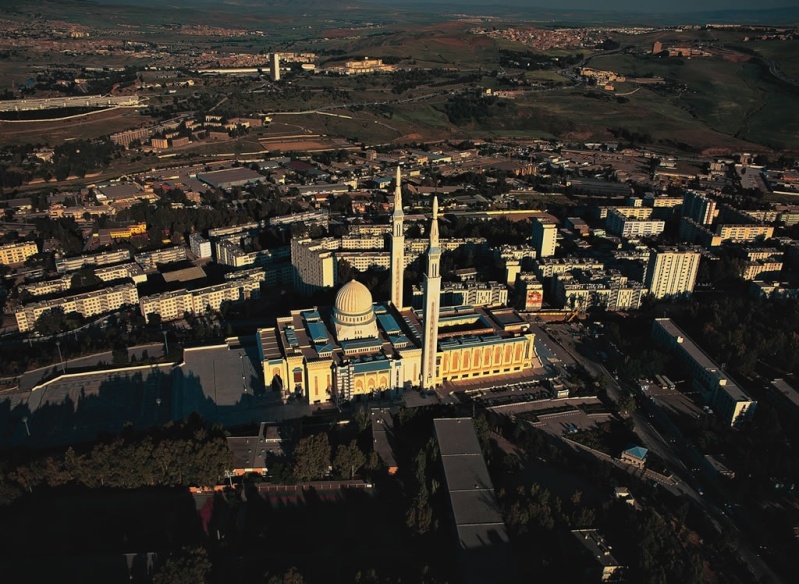 Constantine - Mosquée Émir Abdelkader:  L’entreprise Métro d’Alger dévaste la clôture