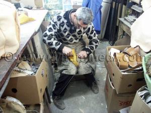 Artisan babouchier de Tlemcen