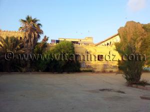 Beni Saf : Ecole Ibn Badis (la plage du puits)