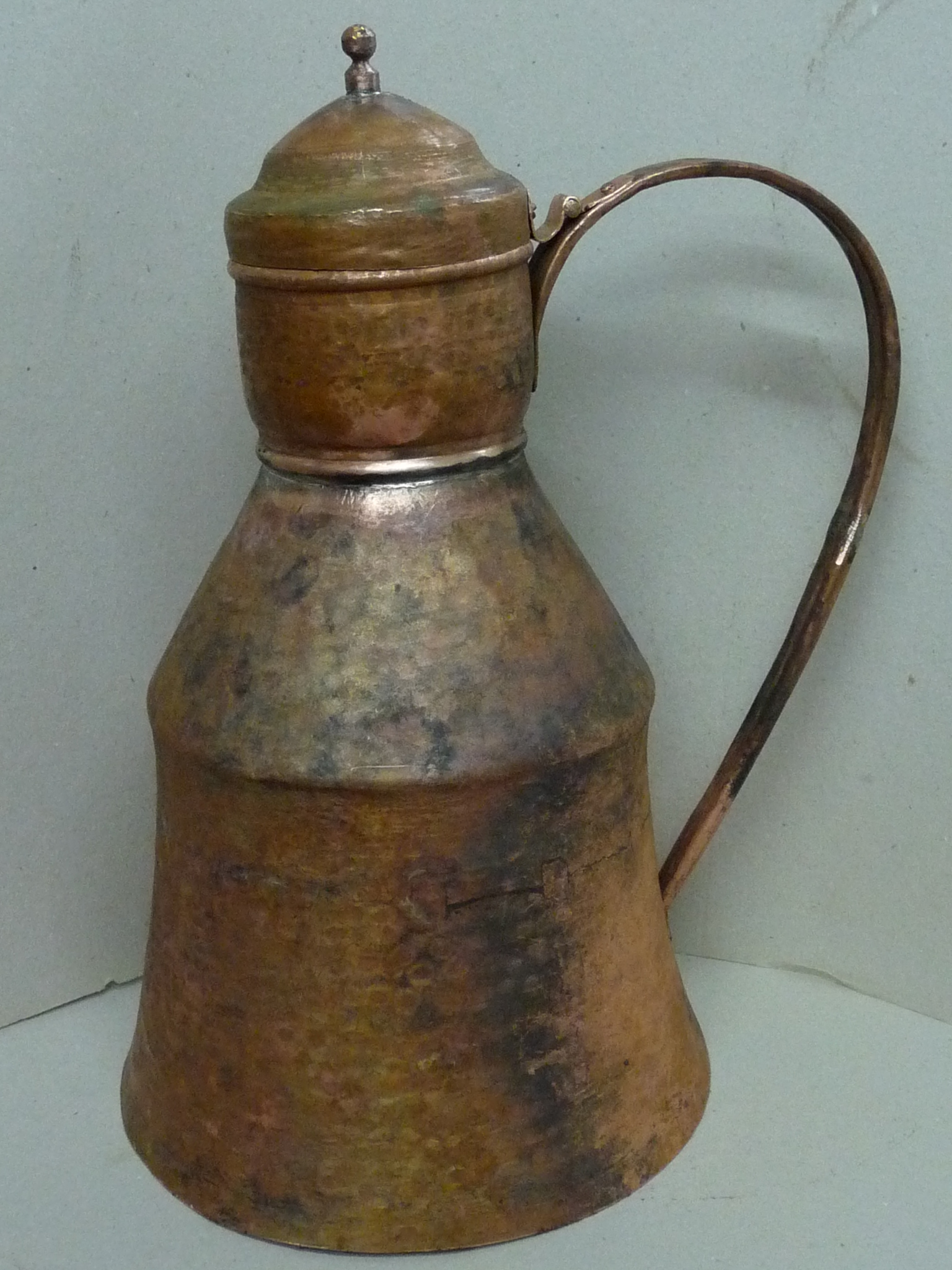 une-cruche-sur-un-modele-expose-au-musee-du-bardo