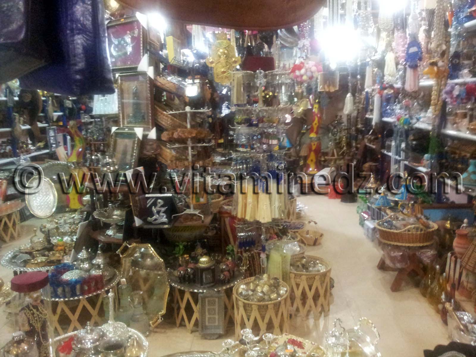 Artisanat marocain, algerien, tunisien sur la route Tlemcen - Oran à l'Emir Abdelkader (Platrière) Wilaya de Ain Temouchent