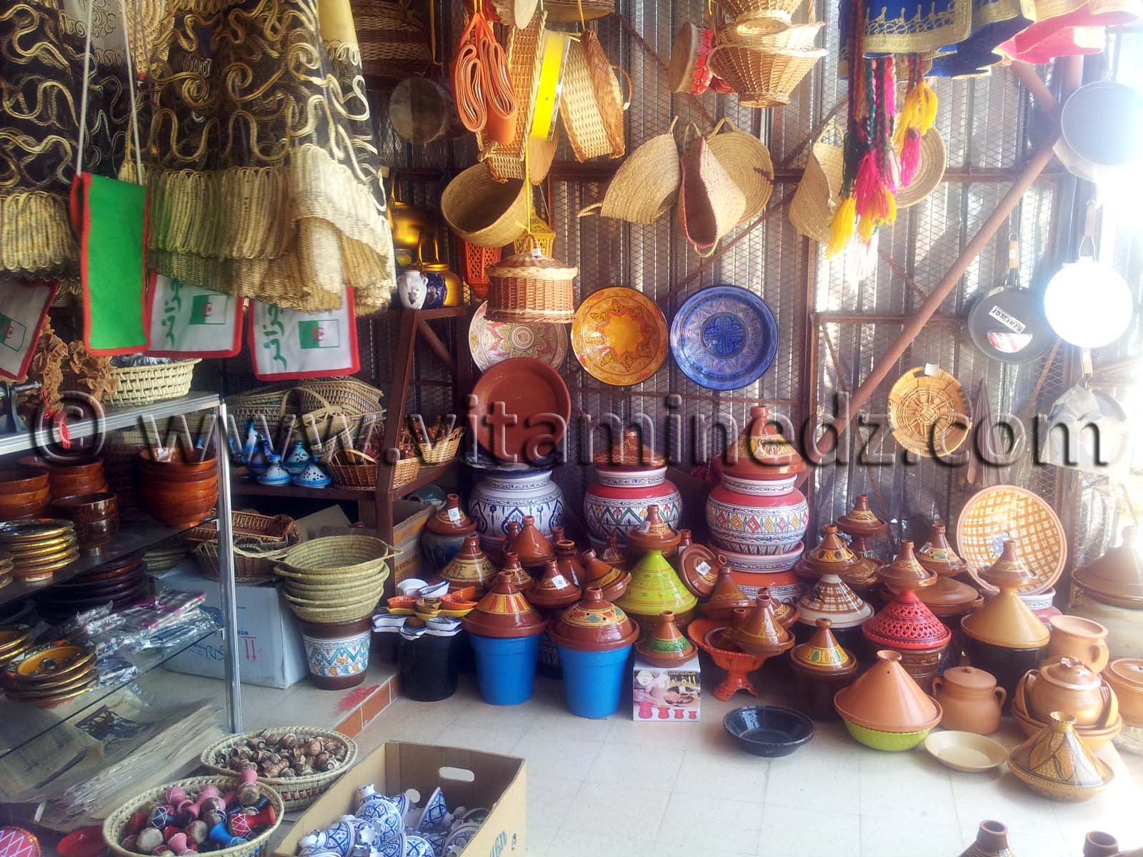 Souk marocain, algerien, tunisien sur la route Tlemcen - Oran à l'Emir Abdelkader (Platrière) Wilaya de Ain Temouchent