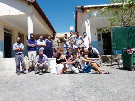 Commune de Haizer (Bouira):  Chantiers «Touiza» dans les écoles primaires