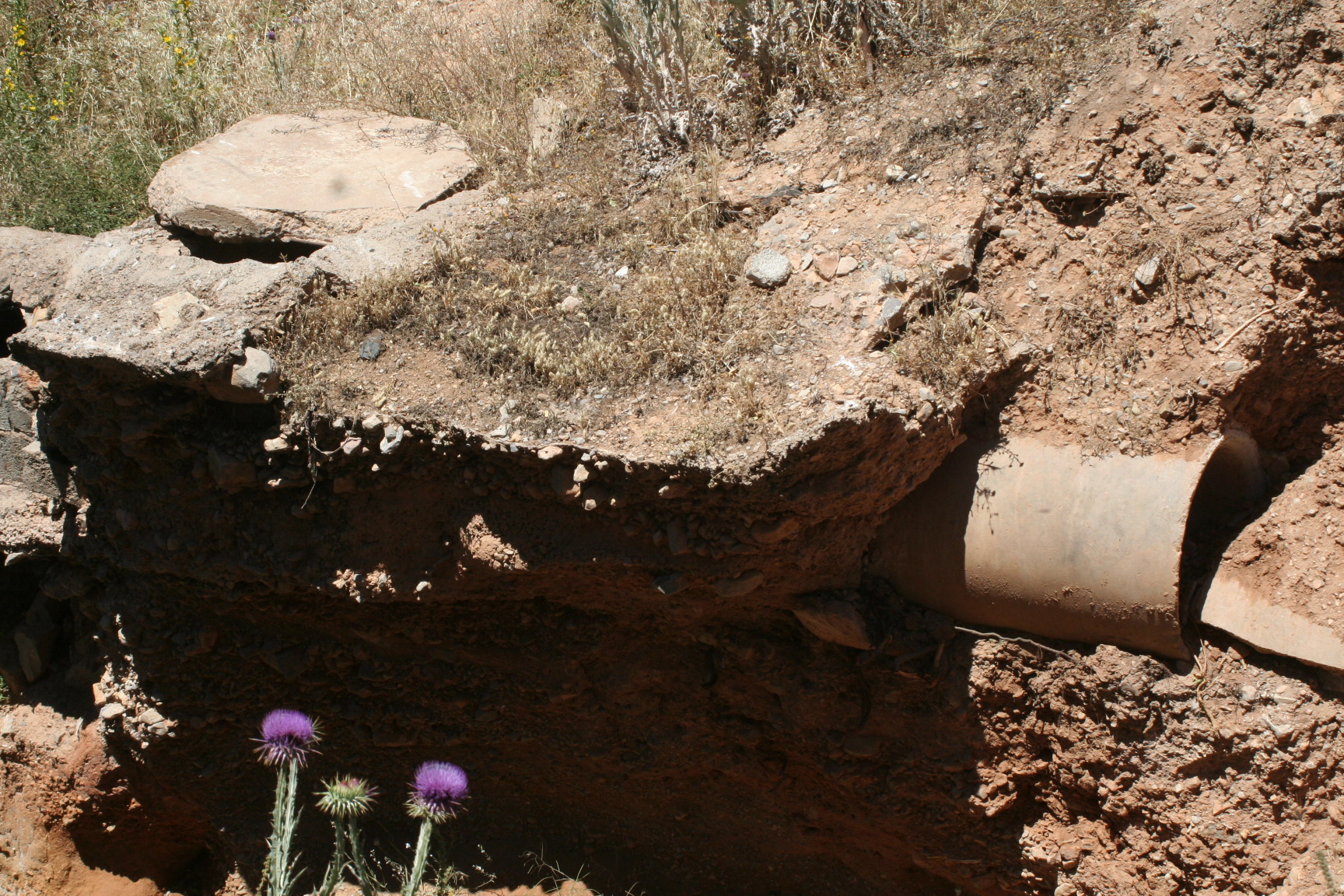 صور بدون تعليق  لقنوات صرف المياه القذرة في مدينة سبدوُ