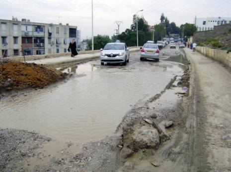 Constantine - Secteur urbain de Ziadia:  Les routes de la honte