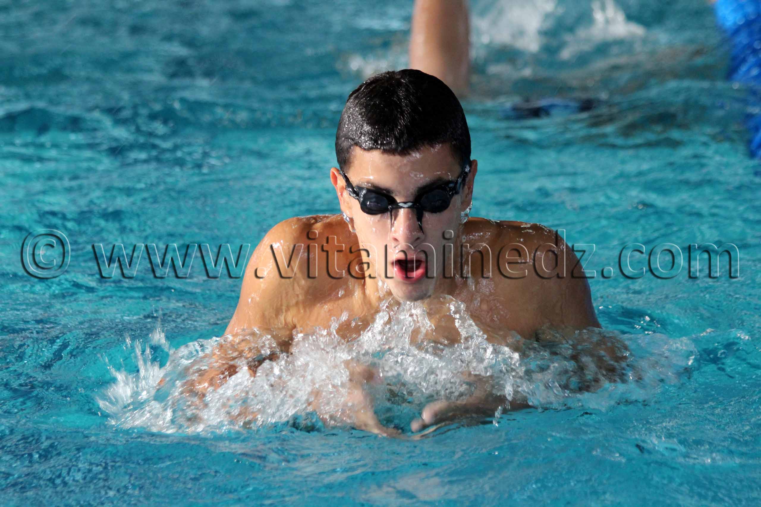 Tlemcen - Natation  Equipe de nageurs du WAT à la Piscine olympique de Tlemcen, Manager  Réda Yadi