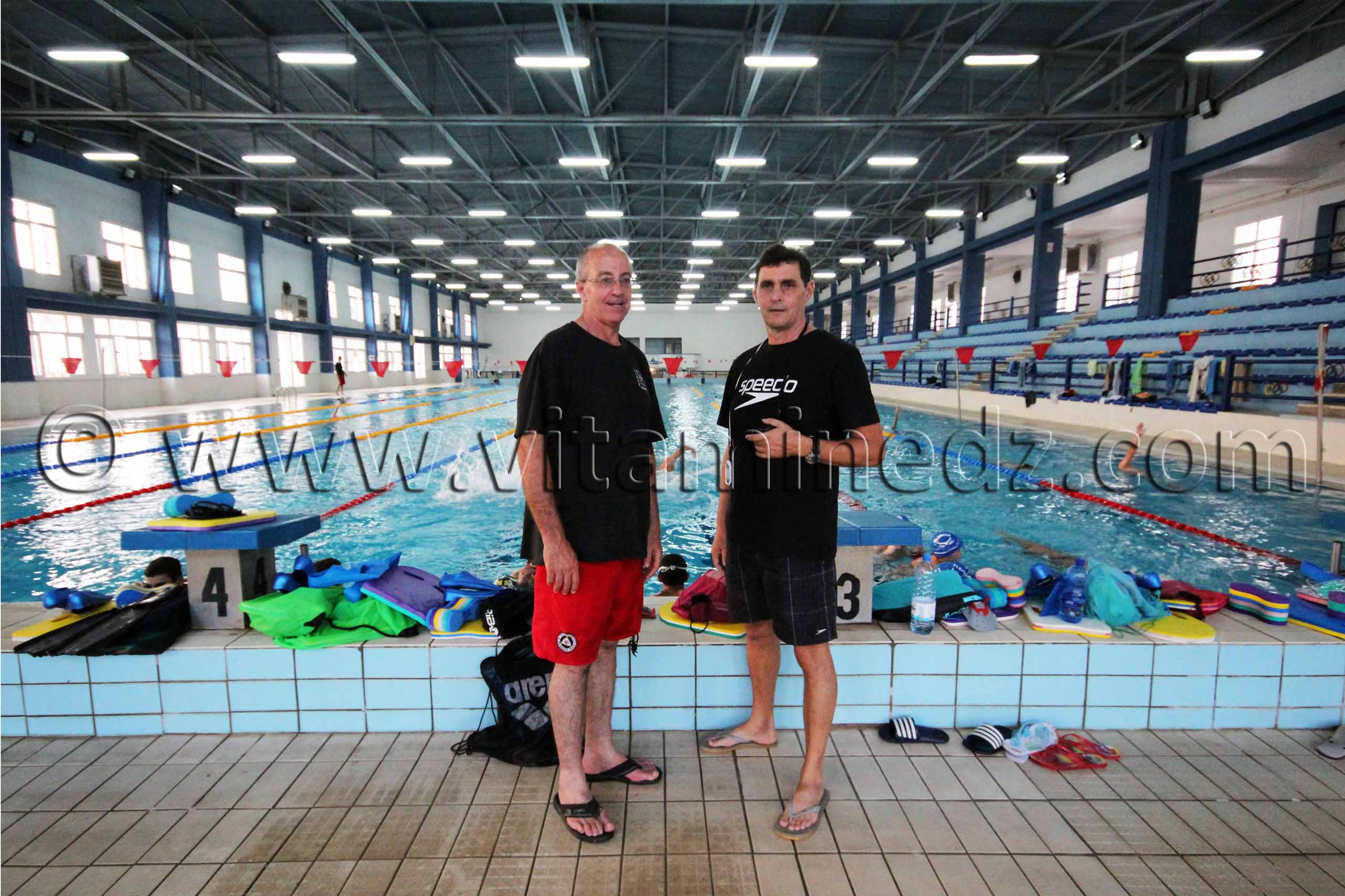 Tlemcen - Natation  Les entraineurs de l'équipe nageurs du WAT à la Piscine olympique de Tlemcen, Manager  Réda Yadi