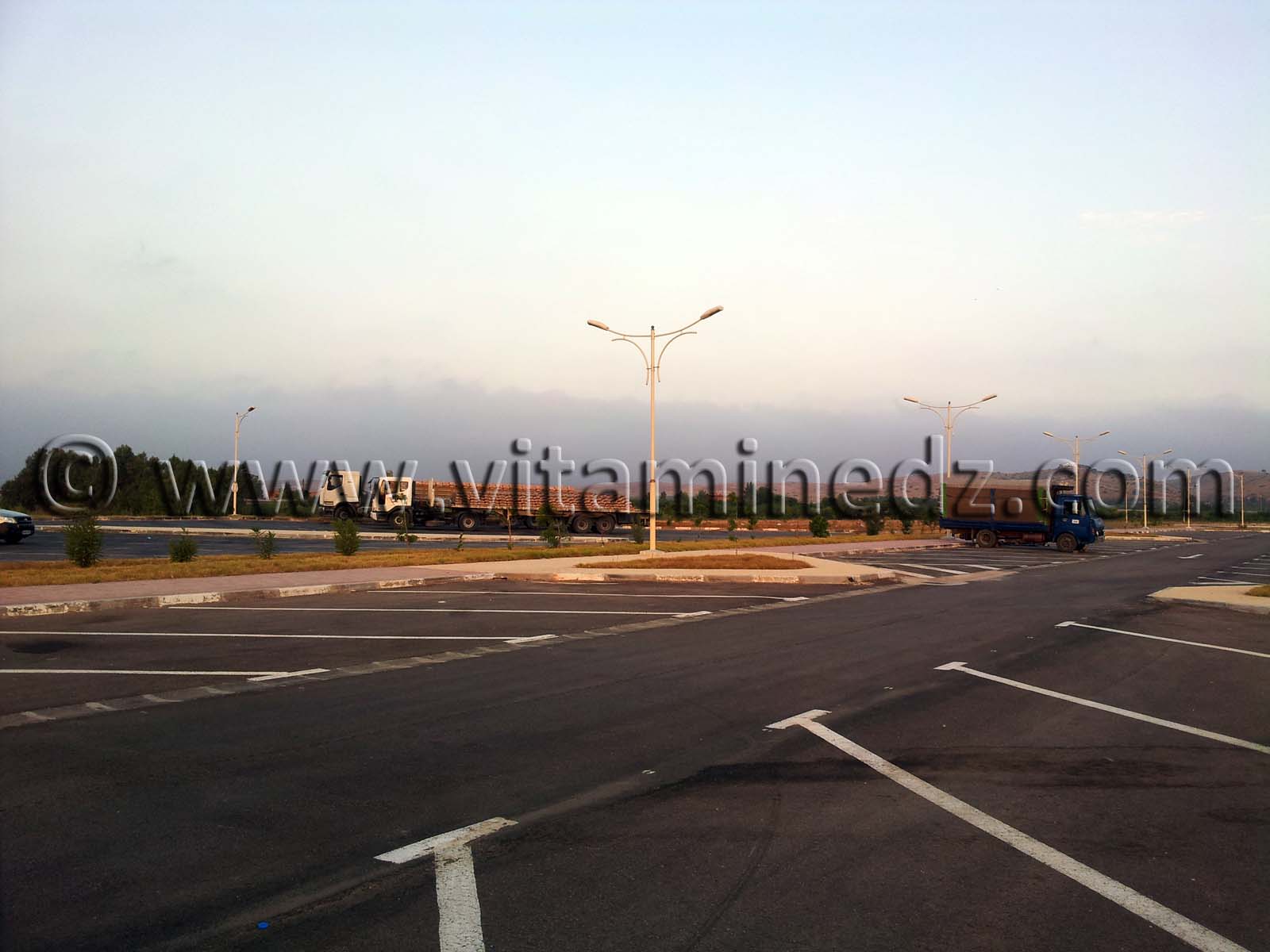 Autoroute Est-Ouest : Air de repos Naftal de Yellel, Parking Poids lourd et léger.