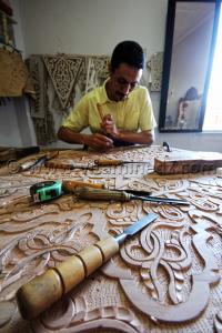 Sculpture sur bois - Tlemcen - Centre d\'artisanat de Bab Zir