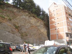 Ain el hammam s'agrandit dans un éspace réduit