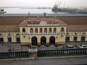 Gare de train Alger la blanche