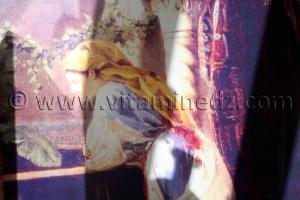 Le seul antiquaire \ officiel de Tlemcen\  Sise à Rue de la Paix, tableaux, livres anciens, statuettes ...