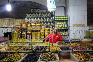 Olives, Huile d\'Olive et condiments au marché de Tlemcen