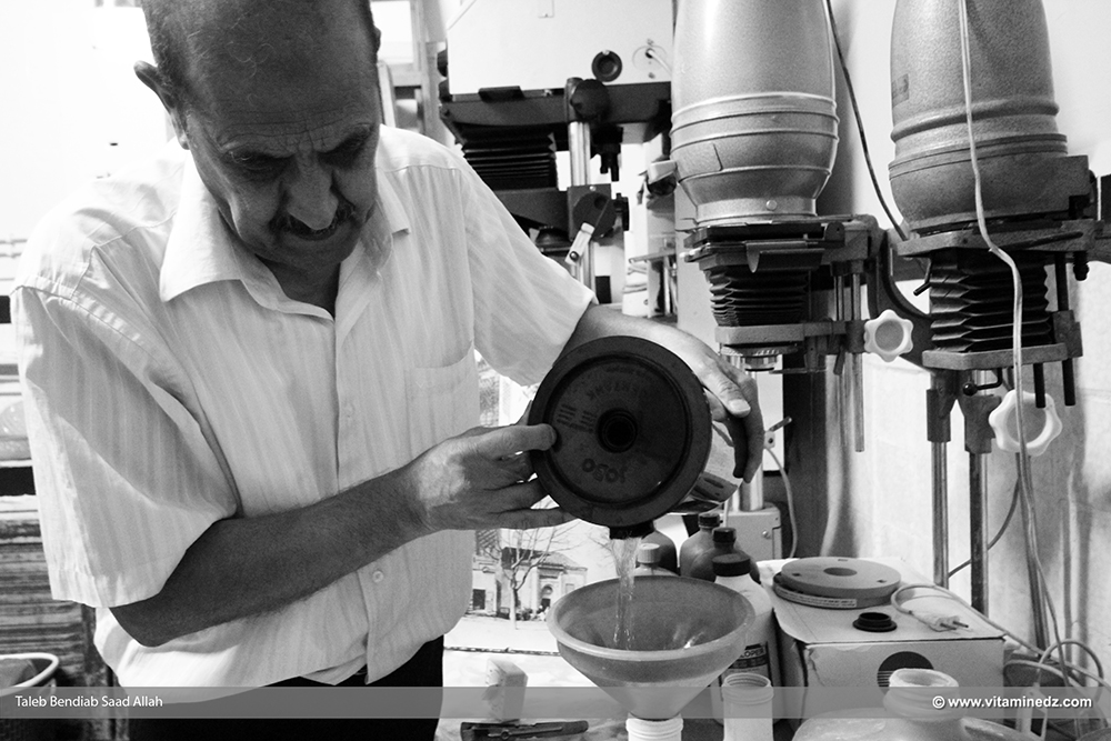 Adem Omar photographe professionnel à l'ancienne ... (photo argentique)