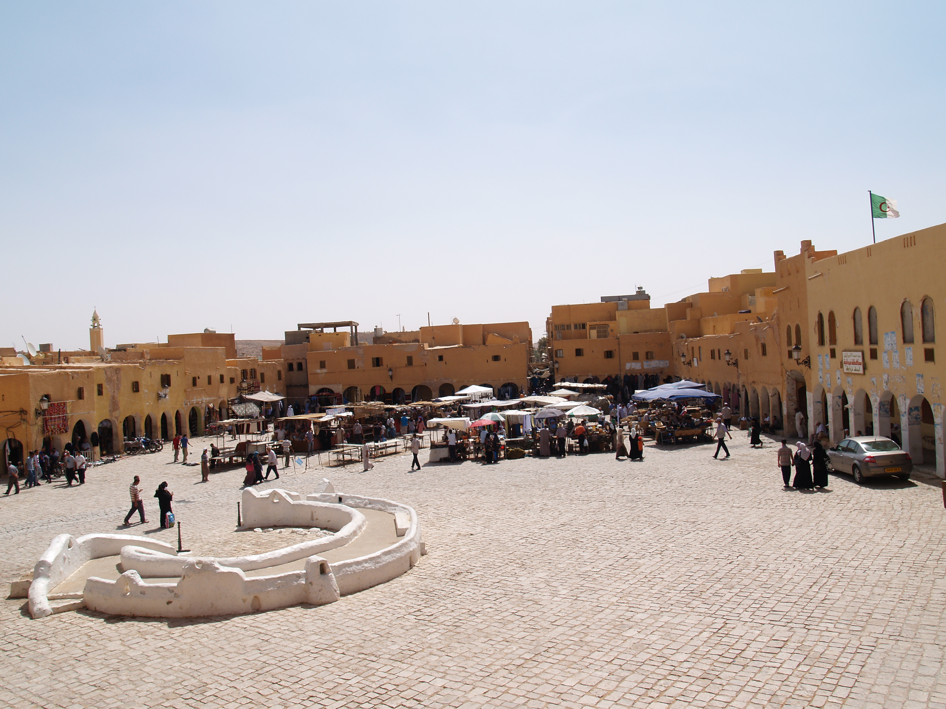 LE MARCHE DE GHARDAIA OUVRE GRAND SES BRAS