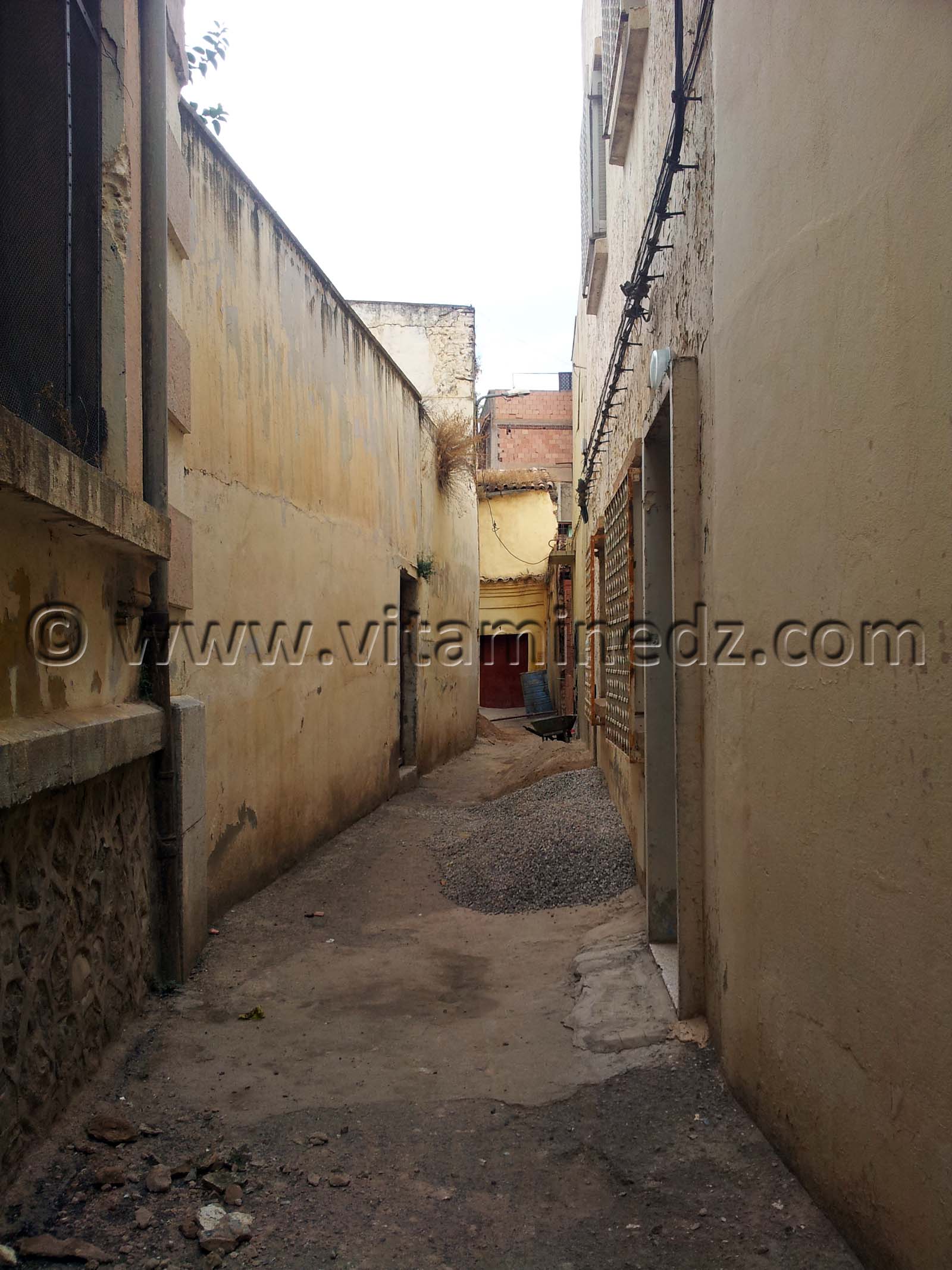 Tlemcen - Rue Ibn Khamis et ses derbs (Riat Benfares)