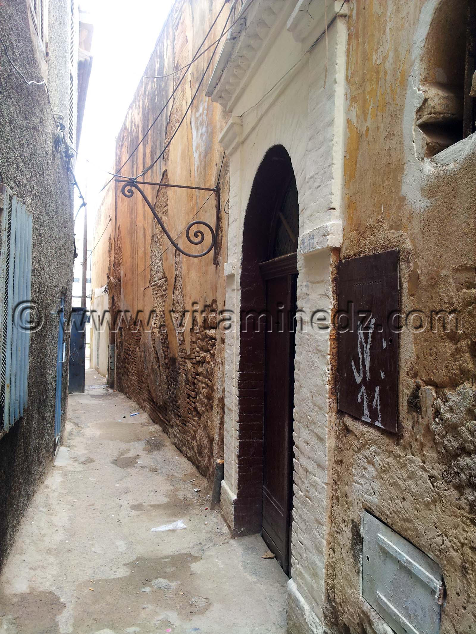 Tlemcen - Rue Ibn Khamis et ses derbs (Riat Benfares)