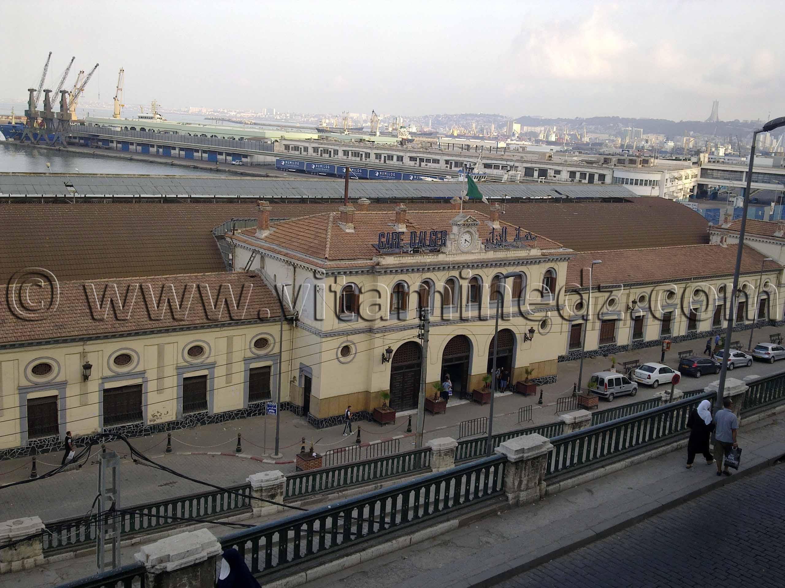 Gare de train Alger la blanche