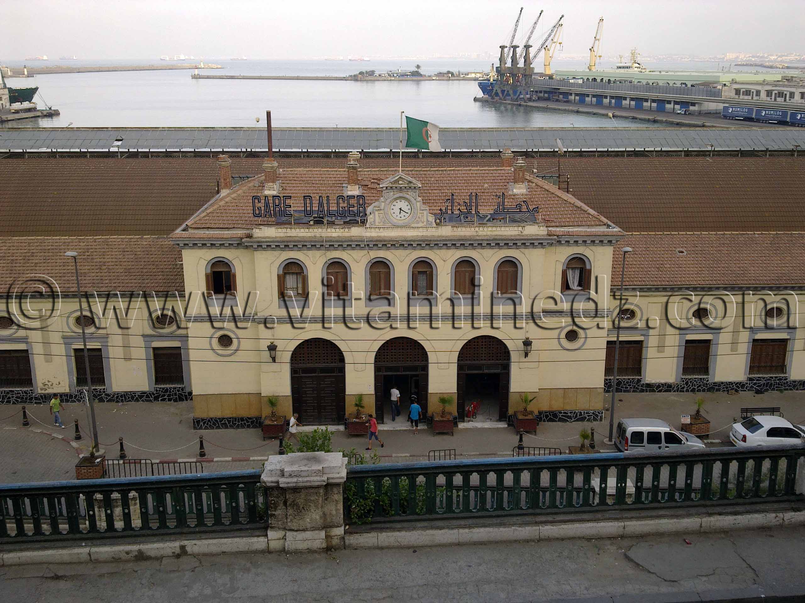 Gare de train Alger la blanche