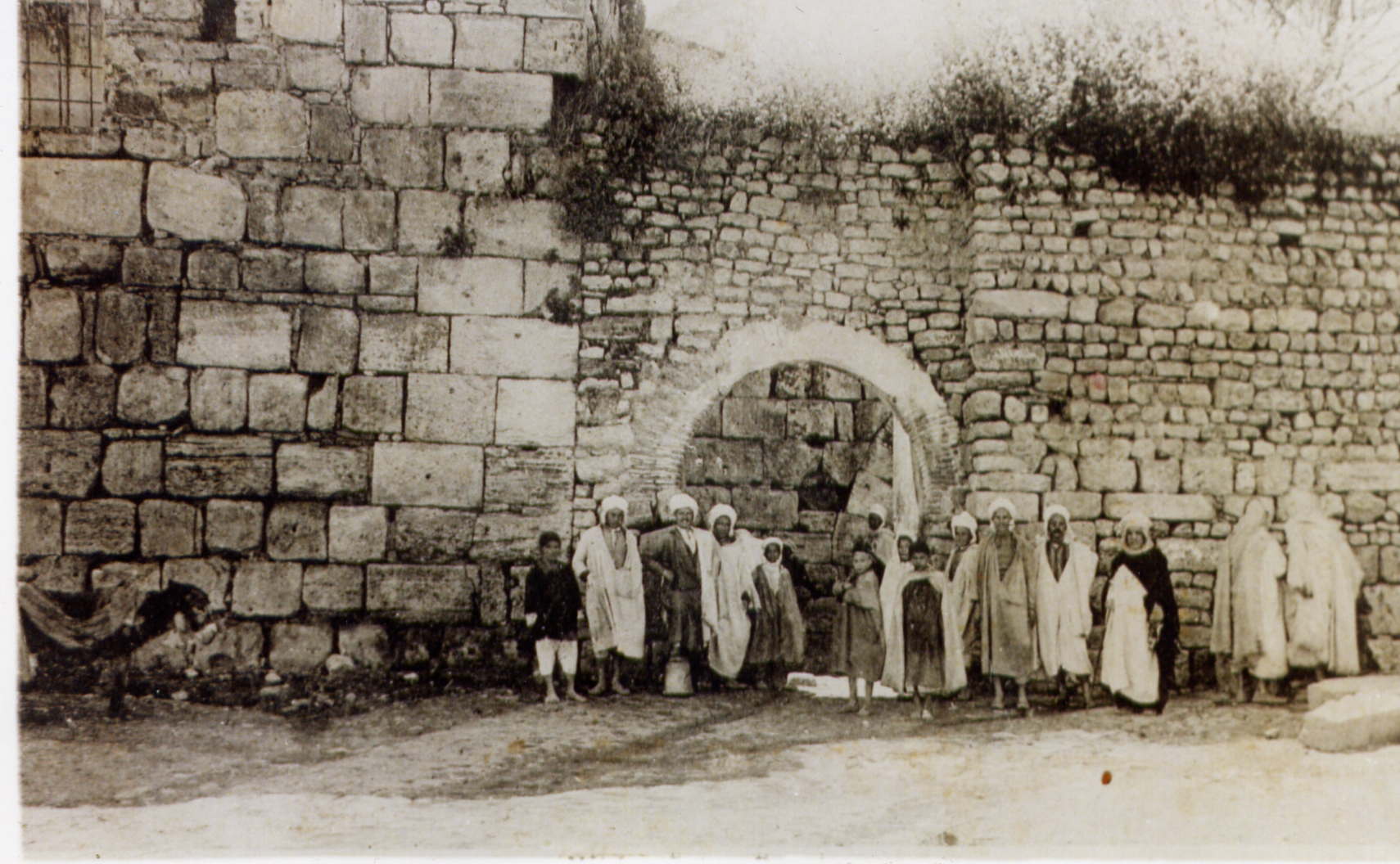 MILA  MURAILLE ROMAINE