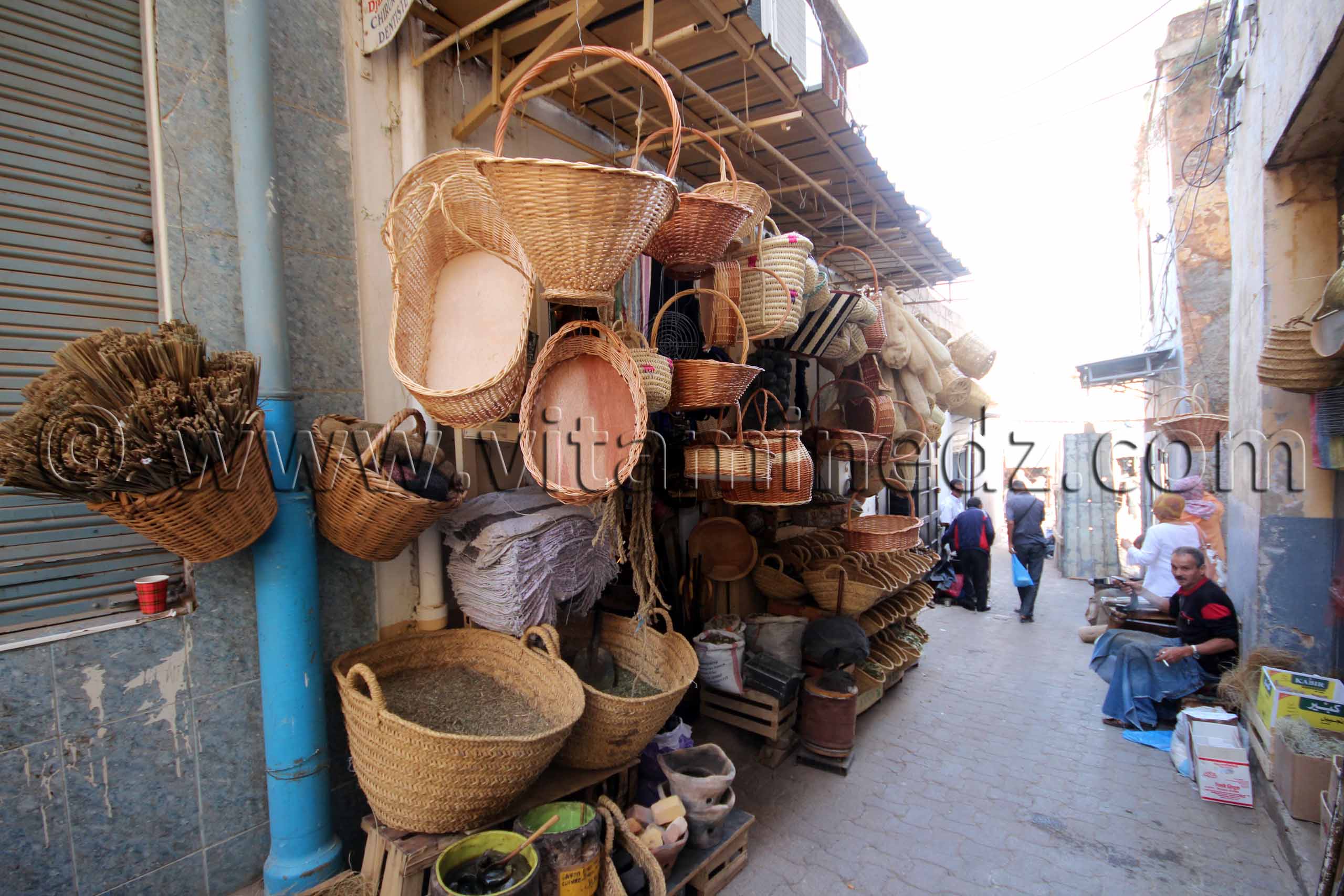 Tlemcen et son souk en couleur  vanneries