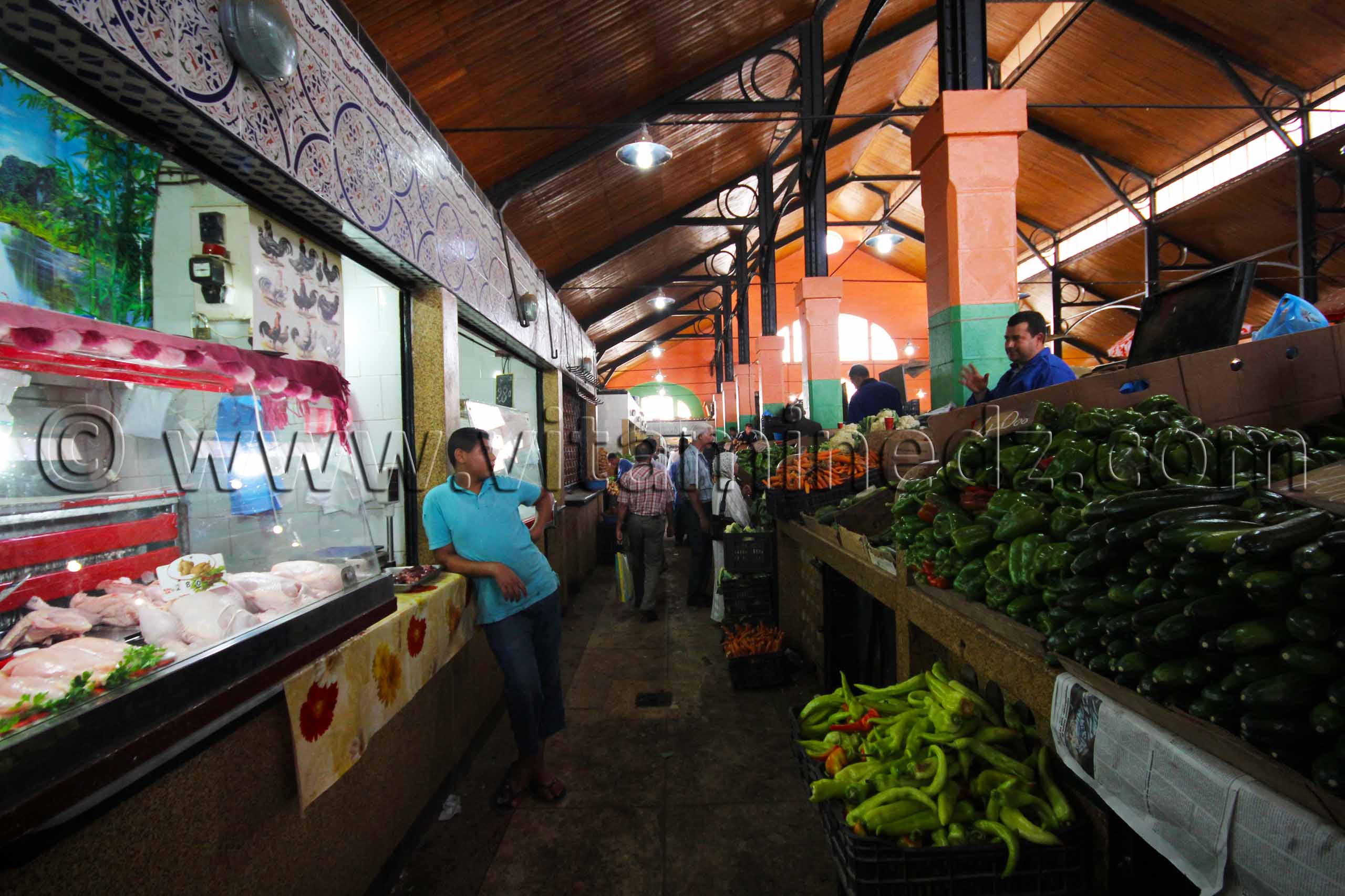 Marché de Tlemcen, un souk qui a traversé les siècles avec les mêmes scènes presque immuables