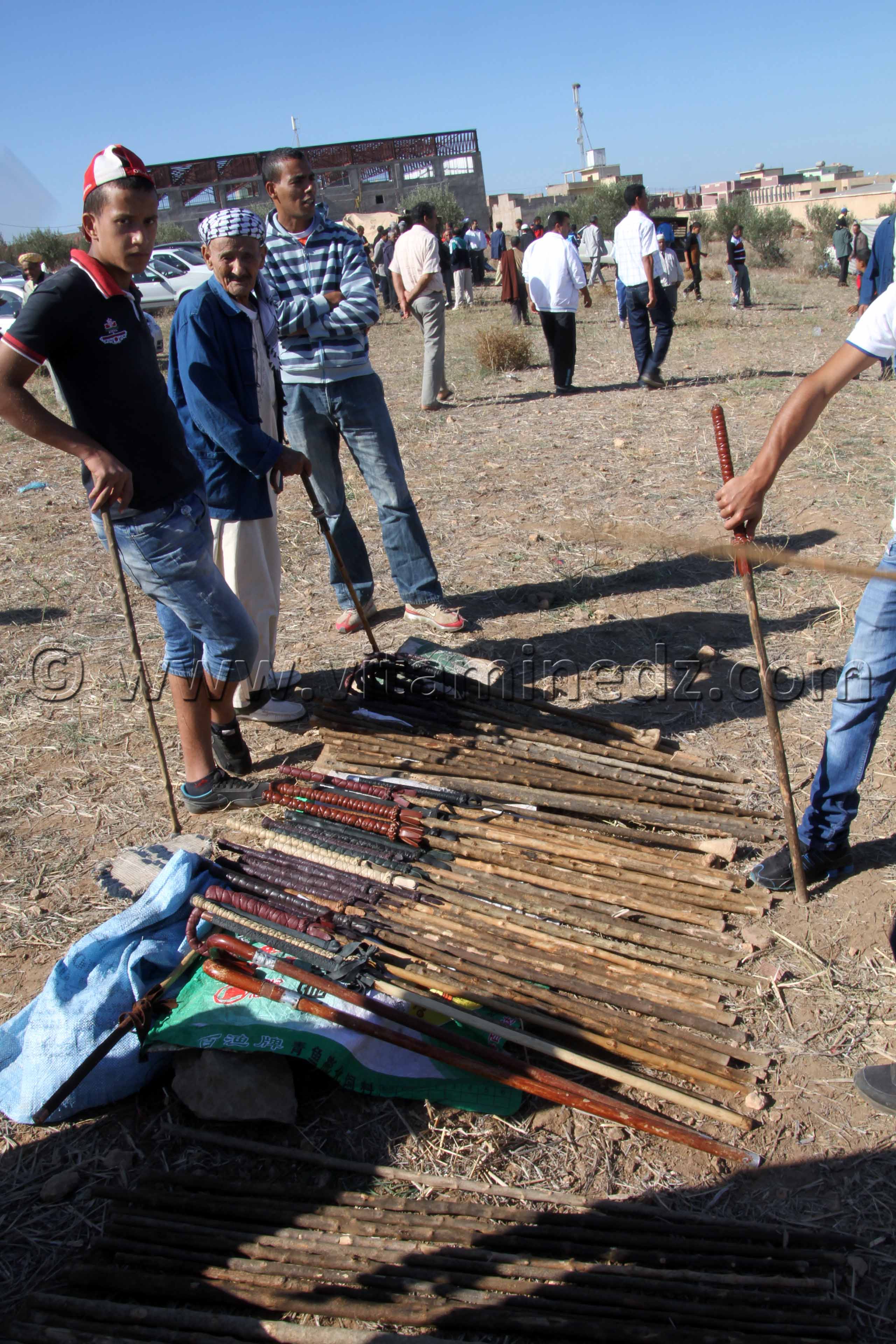 Marchant de M'tarag, (canne, baton ou gourdin) Waadat Ain Larbaa, wilaya d'Ain Temouchent