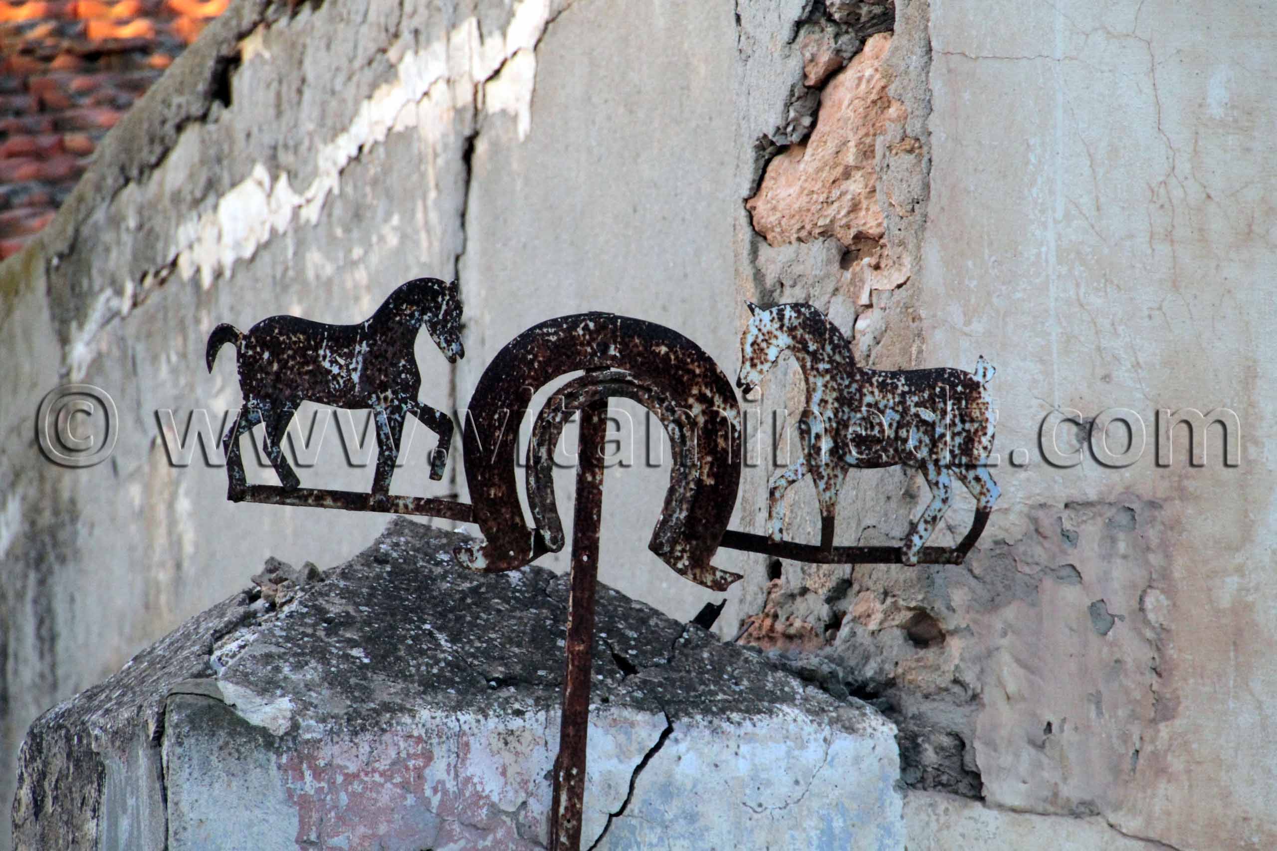 Jolie enseigne (ancienne écurie ou Maréchal ferrand) Ain El Arba, wilaya d'Ain Temouchent