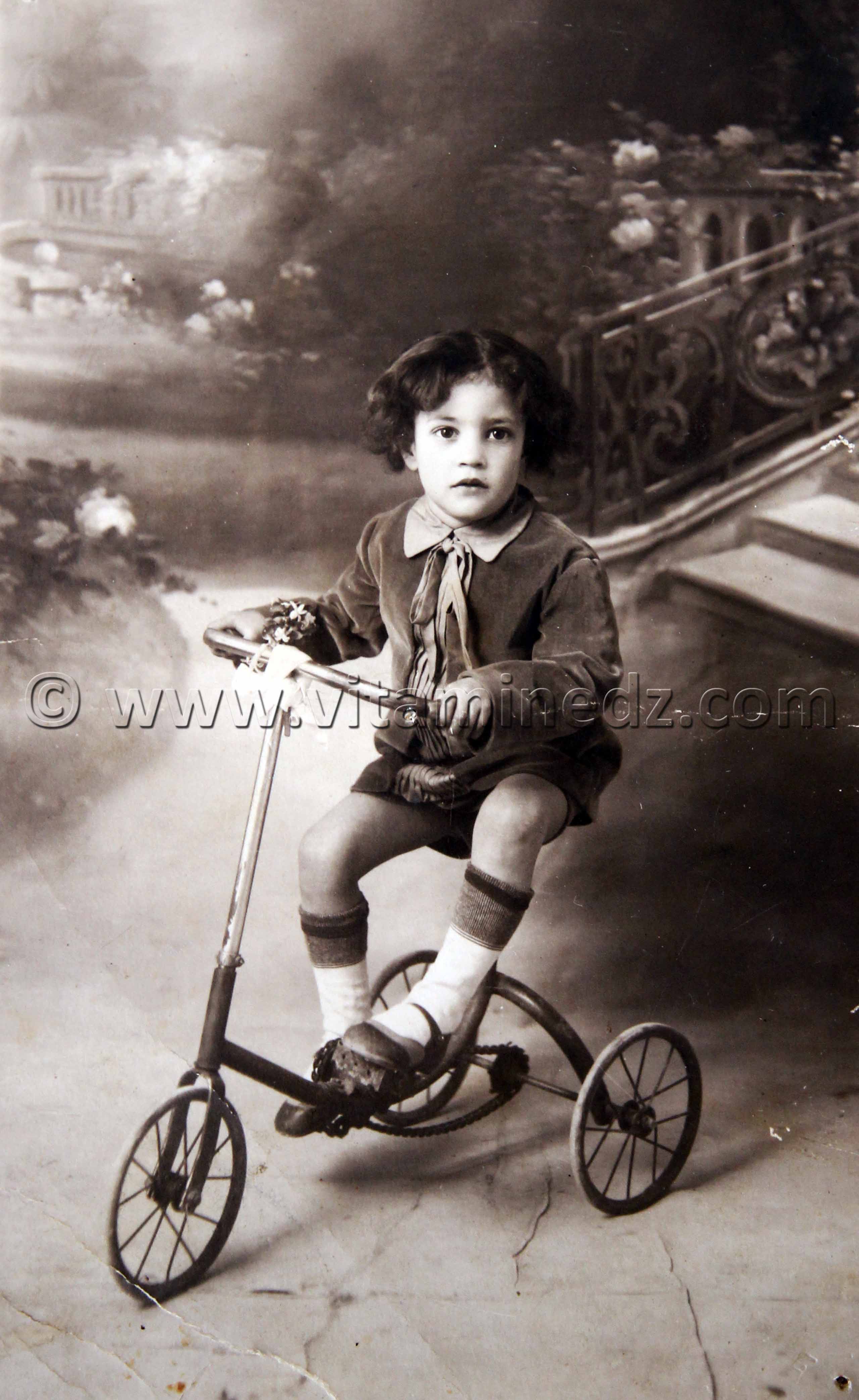 Photo de Dr. Yadi, parmi les médecins les plus connus à Tlemcen de la période post indépendance.