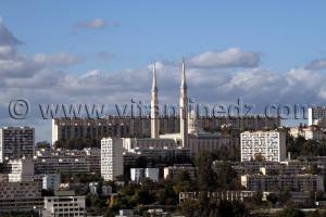 Photos Constantine, Mosquée de l\'Emir au beau milieu d\'un tissu urbain dense