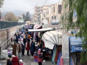 Batna - Cité des 84 logements:  Un gigantesque bazar