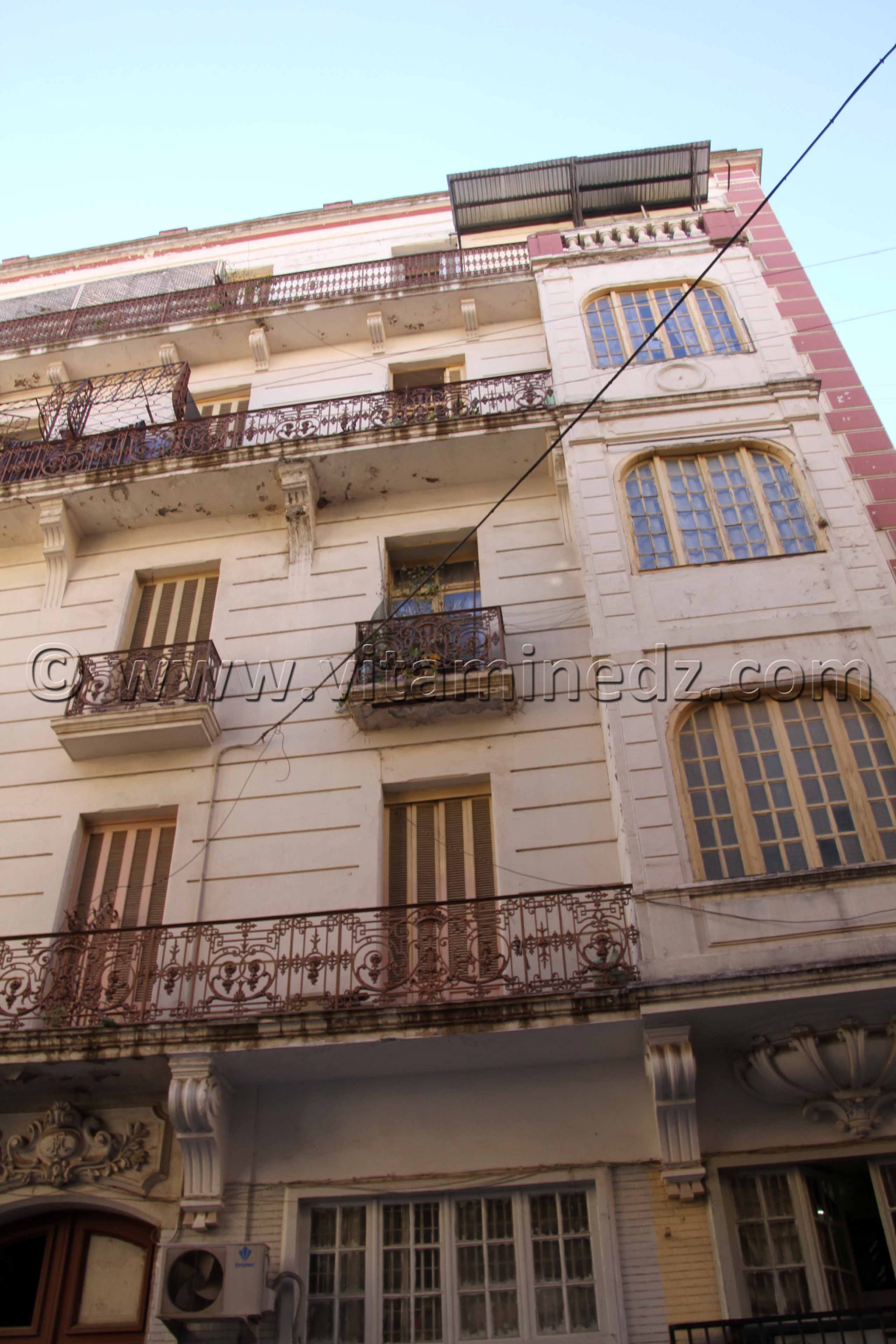 Photos Constantine, immeuble de style colonial, Rue Larbi Benmhidi