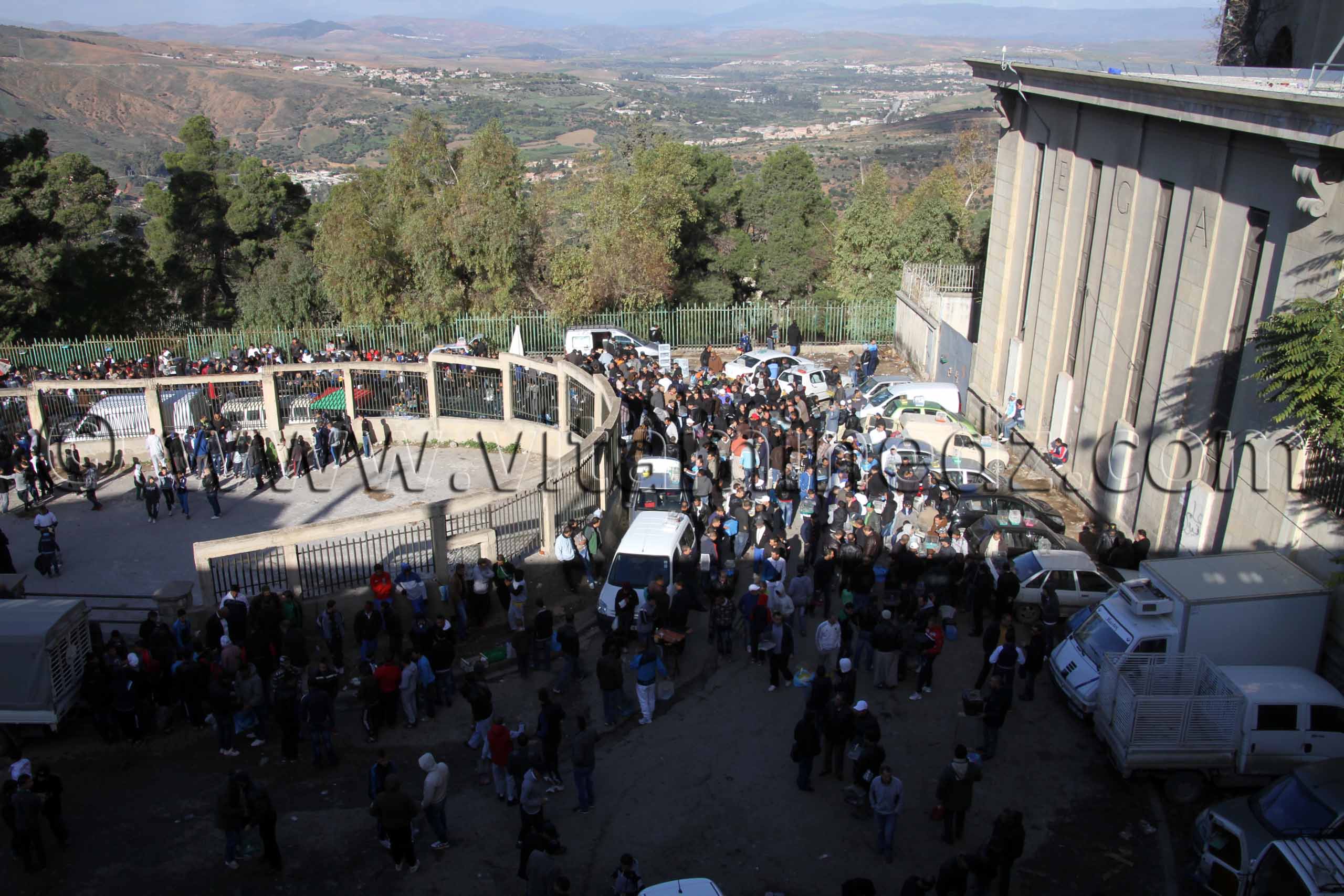 Constantine, marché des oiseaux qui se tient chaque vendredi matin