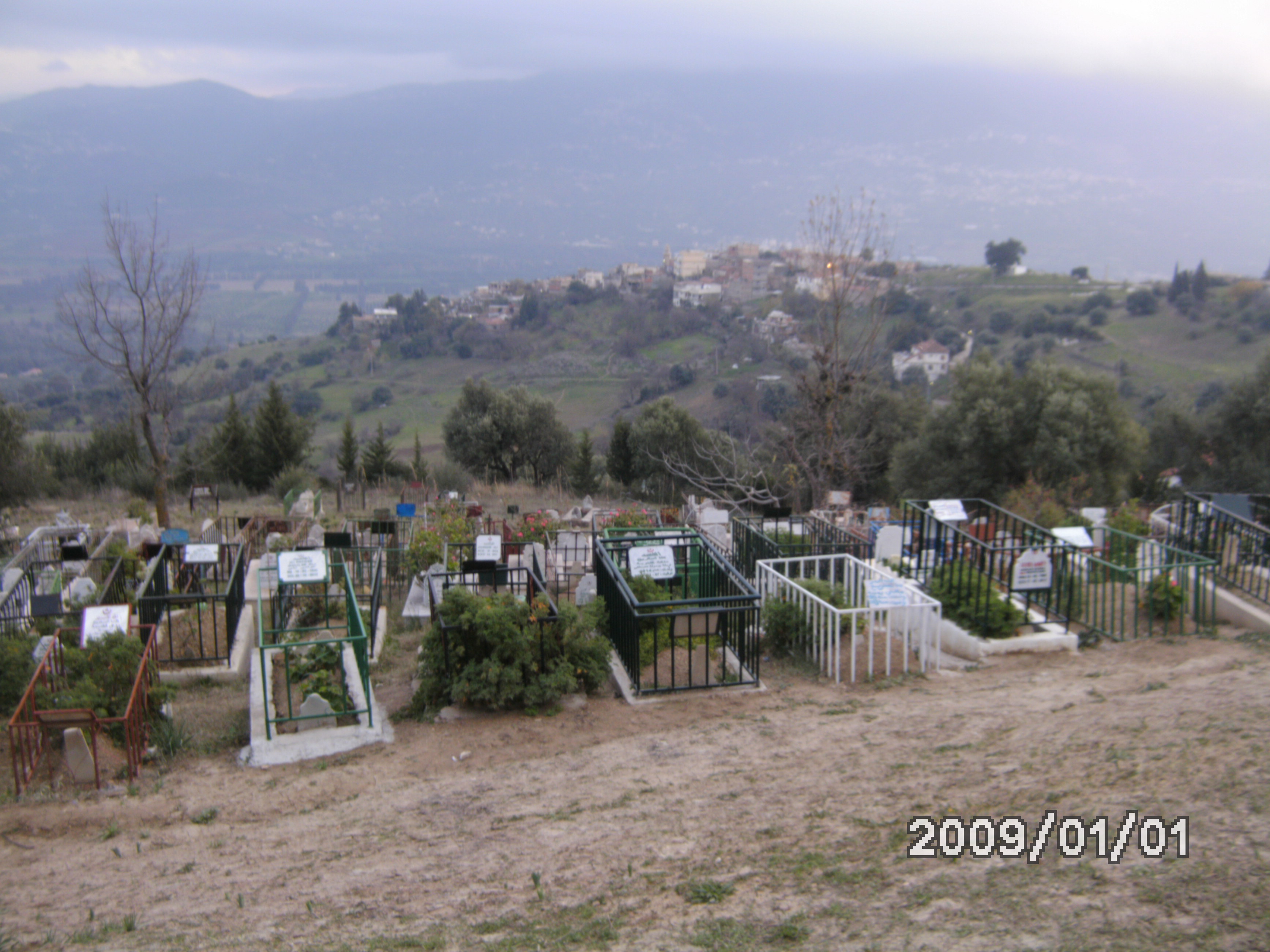 le cimetière du village takhlicht