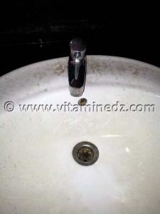 Lavabos trop sales des stations Naftal de Sidi Belabbes, Autorote Est Ouest