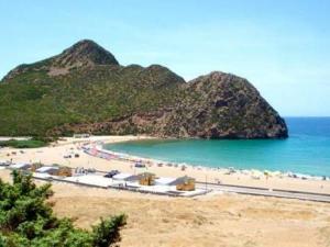 La plage Madagh 2 à Aïn Témouchent:  Elle risque de disparaître à tout jamais