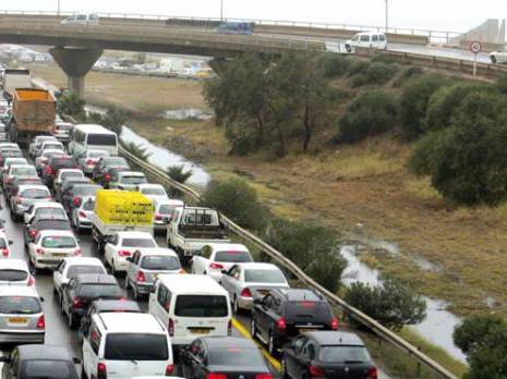 Circulation routière dans la capitale:  Un conseil du gouvernement pour désengorger Alger