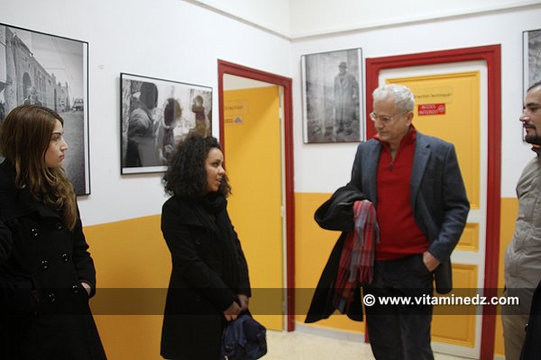 Lola Khalfa lors de son vernissage à L'institut Français de Tlemcen