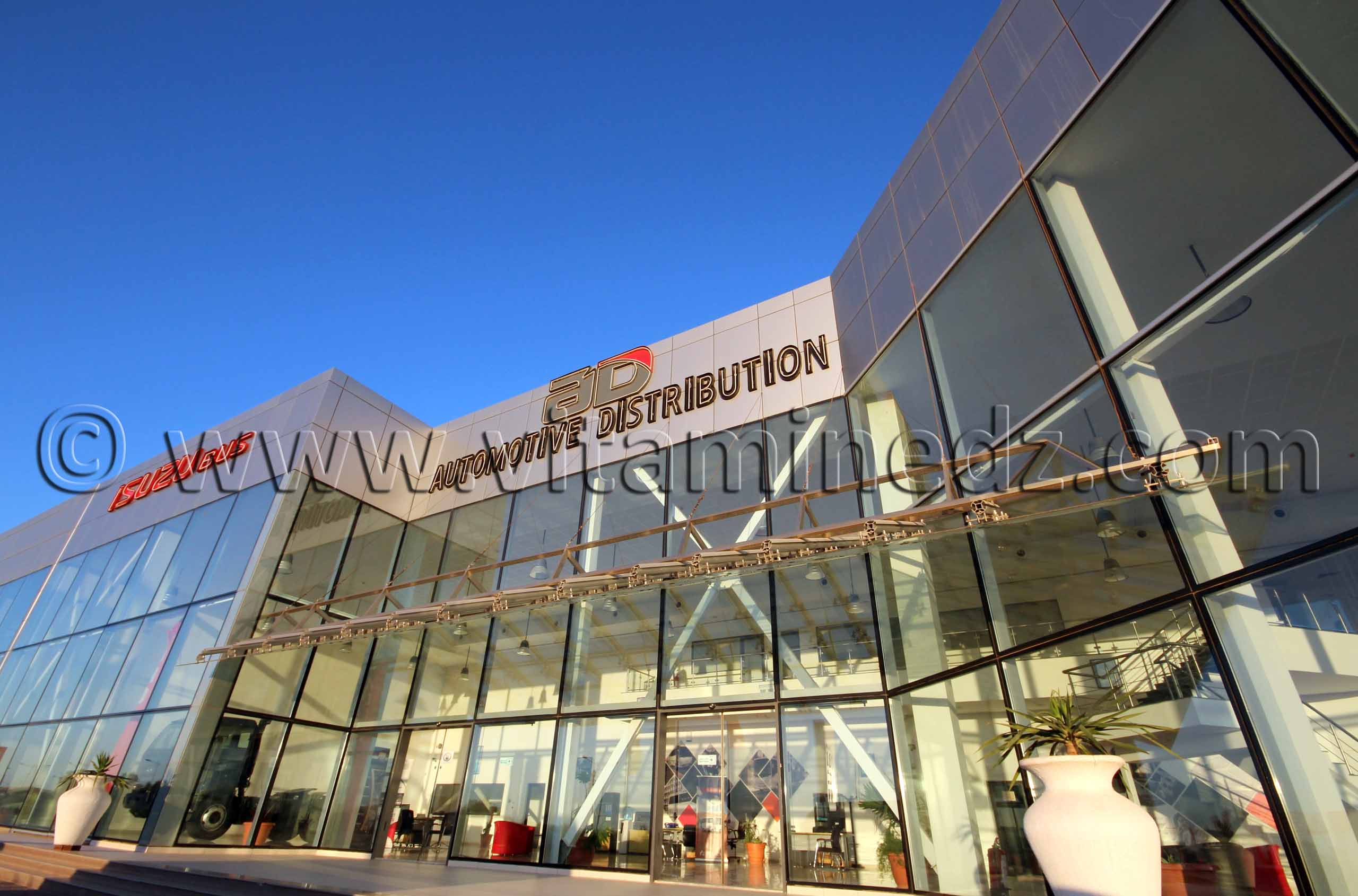 Isuzu Bus Maison, Auto, Concessionnaire à Oran