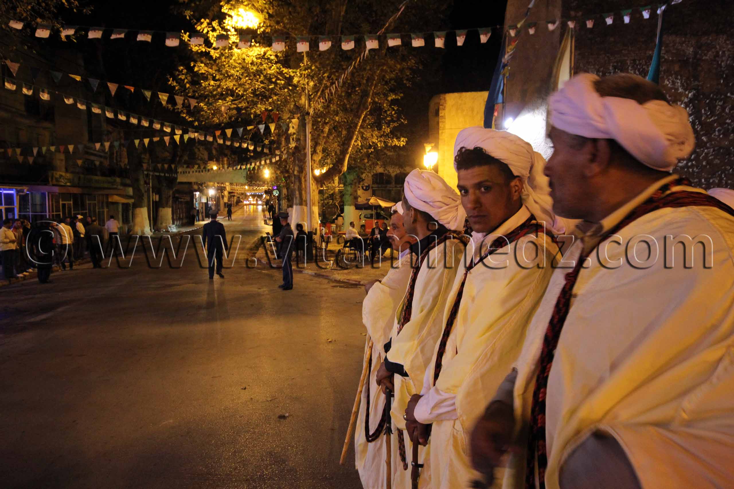Gasba et Bendir aux Festivités du 1er Novembre 2013 avec la présence du nouveau wali de Tlemcen Abdelhafid Saci Ahmed