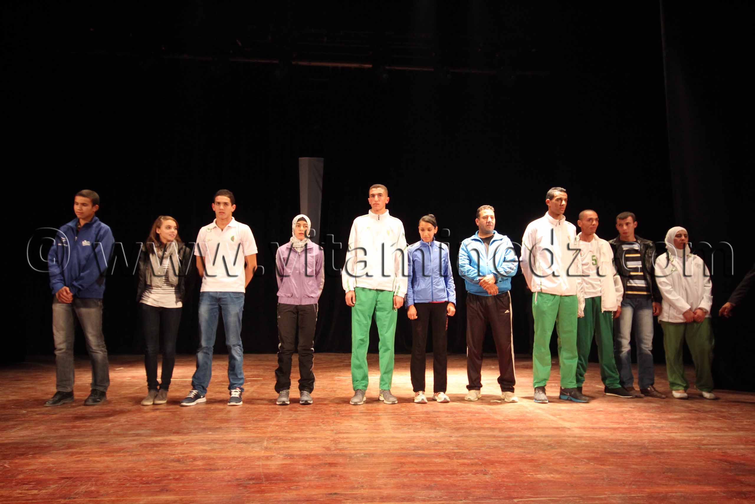 Athletes récompensés lors Festivités du 1er Novembre 2013 avec la présence du nouveau wali de Tlemcen Abdelhafid Saci Ahmed