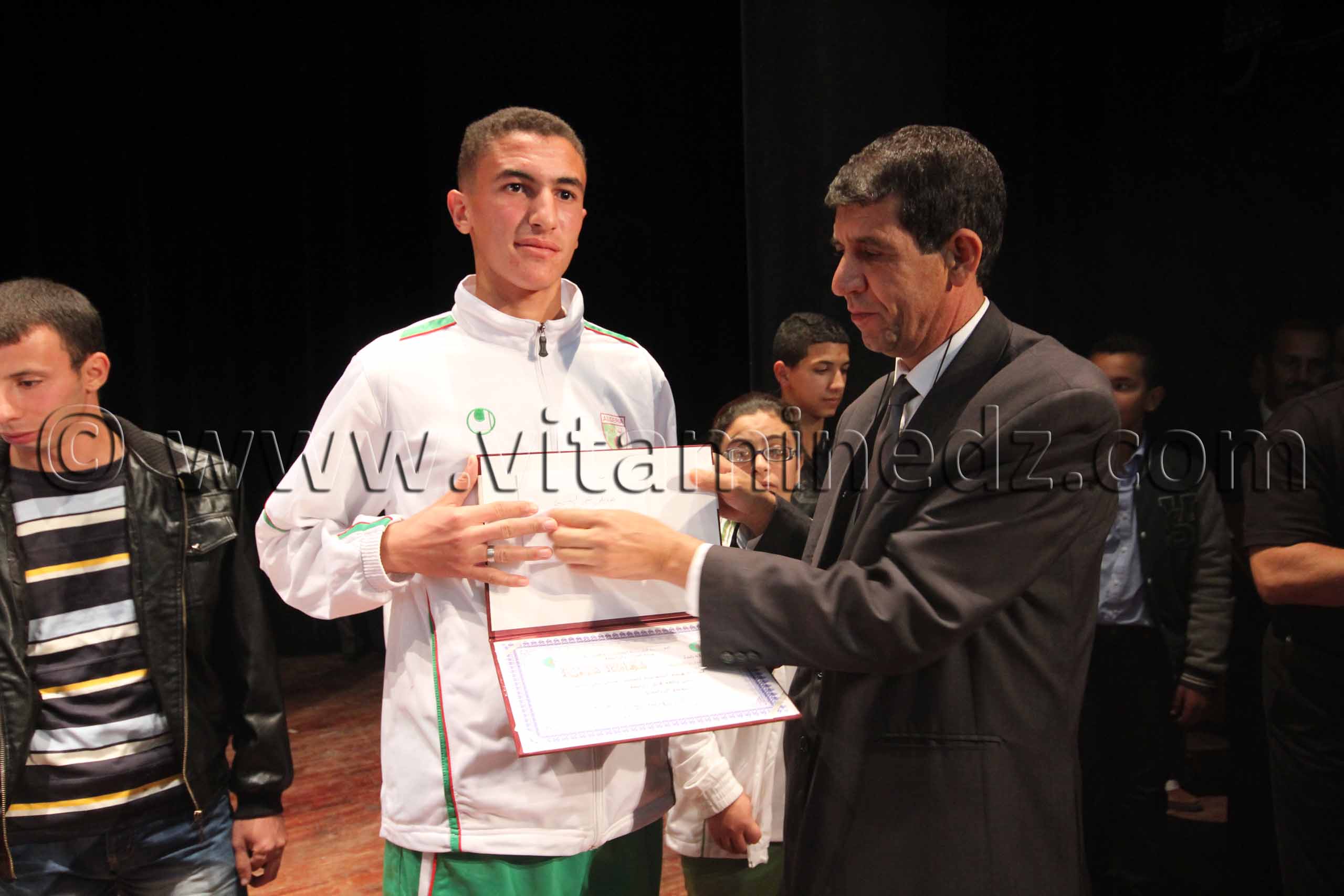 Sportifs de Tlemcen, recompensés lors des Festivités du 1er Novembre 2013 avec la présence du nouveau wali de Tlemcen Abdelhafid Saci Ahmed