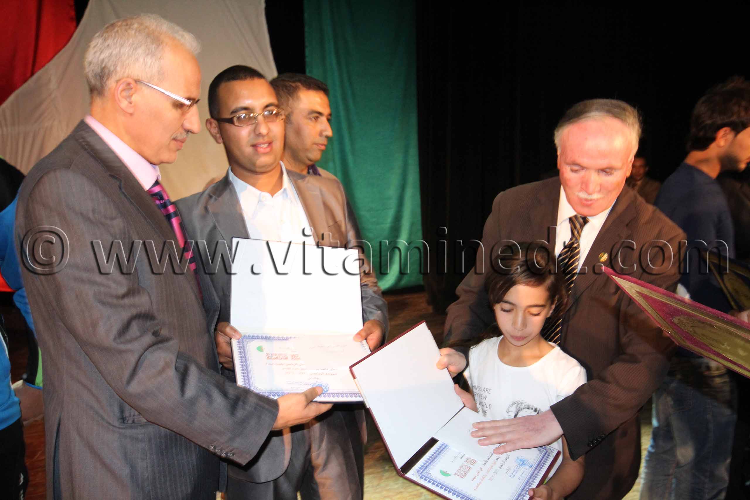 Remise des prix Festivités du 1er Novembre 2013 avec la présence du nouveau wali de Tlemcen Abdelhafid Saci Ahmed