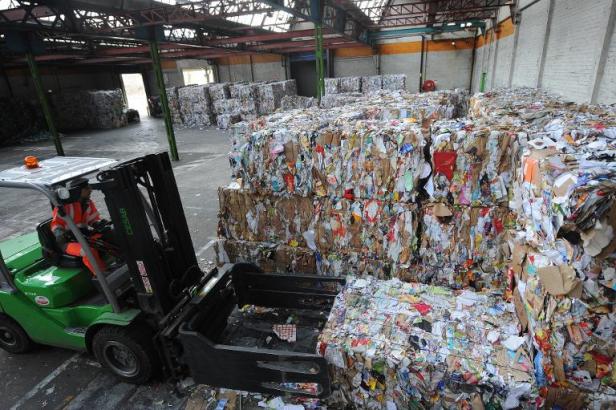 Planète - Le recyclage du papier progresse doucement en France
