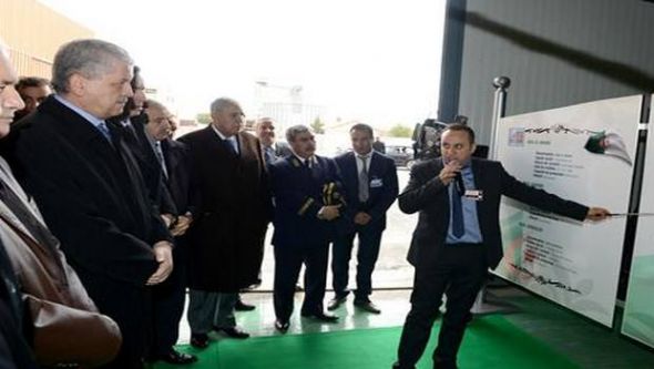 Le Premier ministre visite une unité de recyclage de plastique à Chelghoum Laïd (Mila)