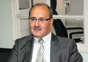 Algérie - Le général à la retraite Mohand Tahar Yala au forum de Liberté «Le clan au pouvoir s’est légué aux puissances étrangères»