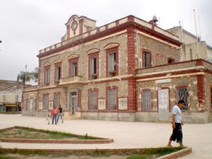 Boufarik - La mairie renaît de ses cendres