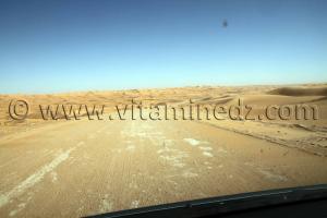 Nouvel axe routier, El Bnoud - Tinerkouk traversant le Grand Erg Occidental
