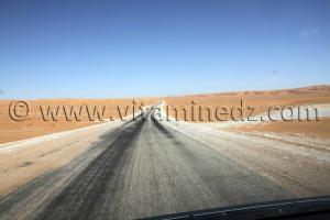 Nouvel axe routier, El Bnoud - Tinerkouk traversant le Grand Erg Occidental