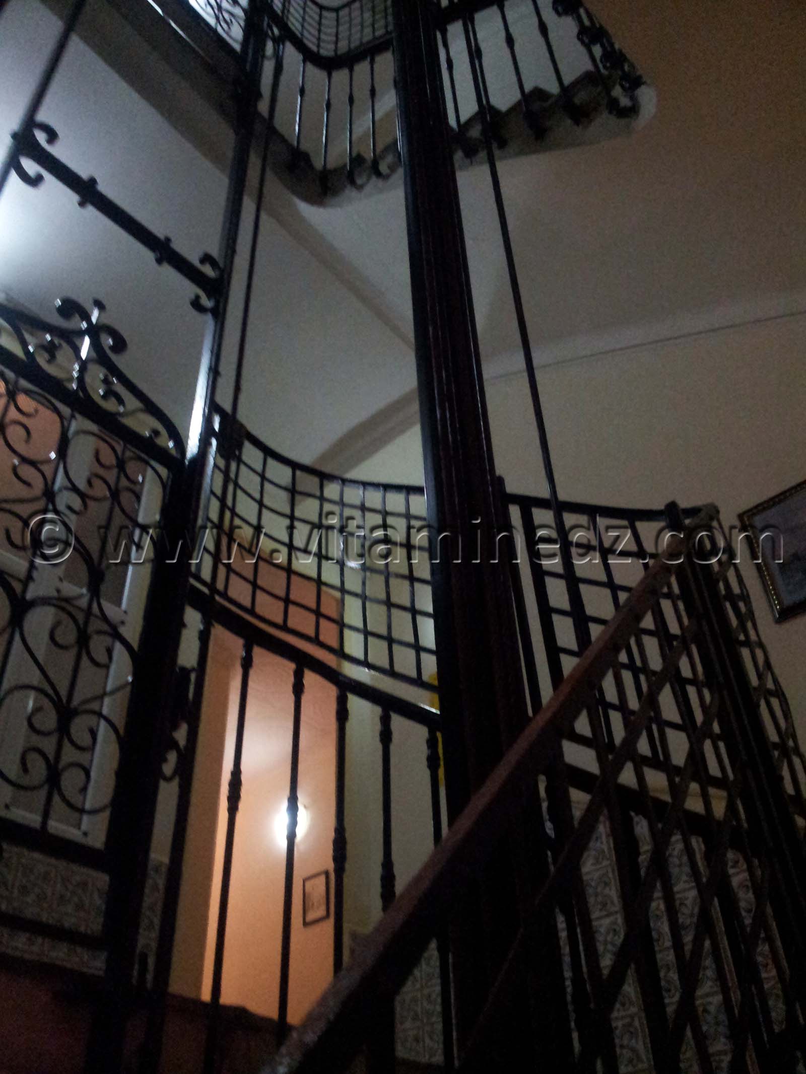 Alger - Hotel Regina - Hotel 2* à 100m de la Grande Poste, en plein centre d'Alger Restaurant avec cuisine Française